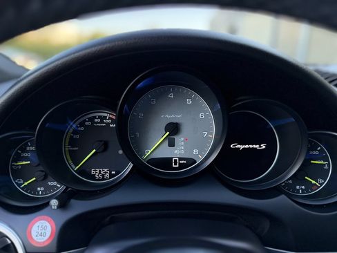 Used 2017 Porsche Cayenne S Platinum AWD/4WD image 22