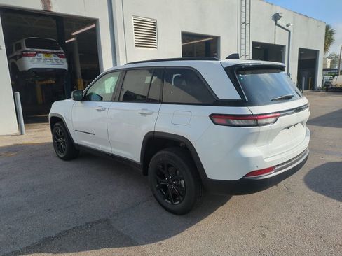 New 2026 Jeep Grand Cherokee Altitude RWD image 7