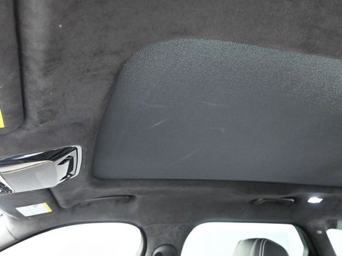 Used 2020 Land Rover Range Rover Velar R-Dynamic S image 12