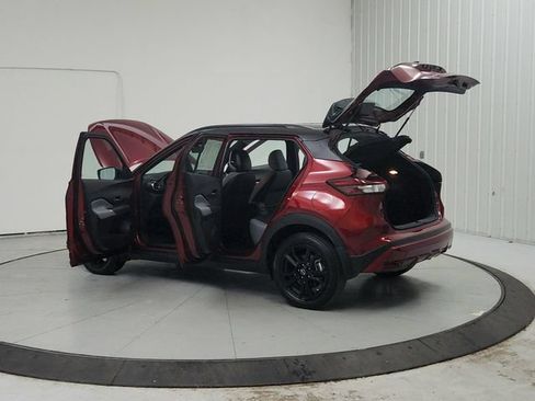 Used 2023 Nissan Kicks SR w/ SR Premium Package FWD image 13