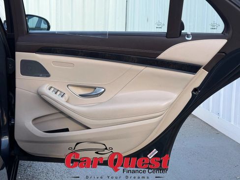 Used 2019 Mercedes-Benz S 450 Sedan image 17