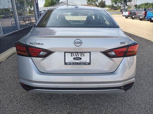 Used 2024 Nissan Altima 2.5 SV FWD image 4