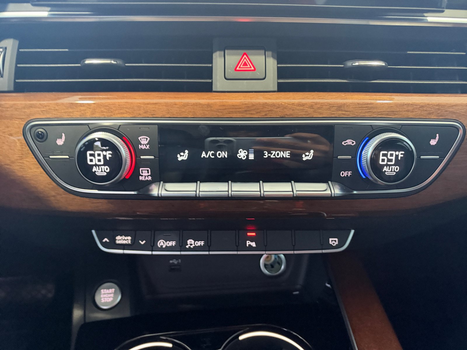 Used 2022 Audi A4 2.0T Premium w/ Convenience Package AWD/4WD image 21