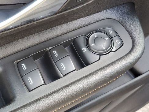 Used 2018 GMC Terrain SLE FWD image 17