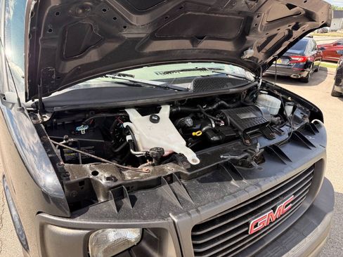 Used 2010 GMC Savana 1500 LS RWD image 10