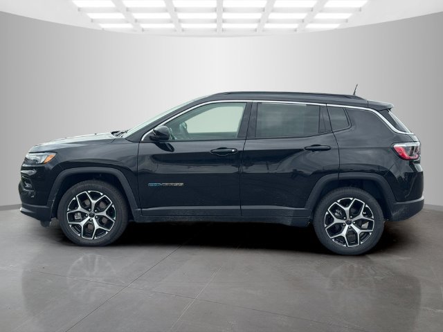 Certified 2025 Jeep Compass Limited AWD/4WD image 4