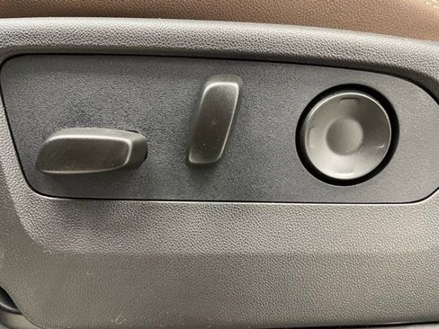 New 2026 Chevrolet Suburban High Country image 10