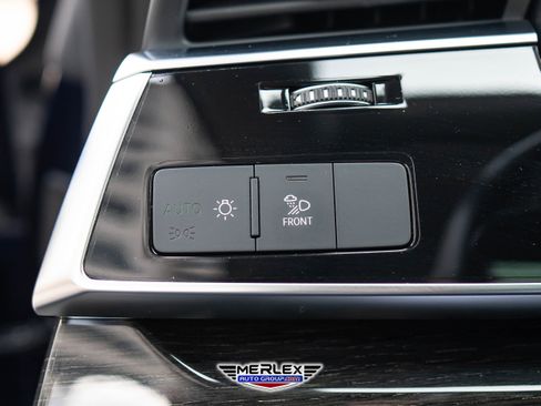 Used 2021 Audi Q8 Premium Plus w/ Premium Plus Package image 38