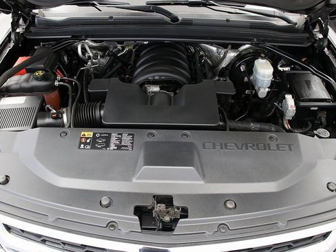 Used 2016 Chevrolet Suburban LT image 33