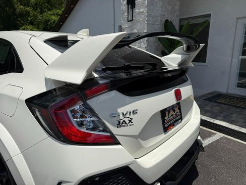 Used 2019 Honda Civic Type R image 8