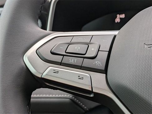 New 2026 Volkswagen Taos SE image 27