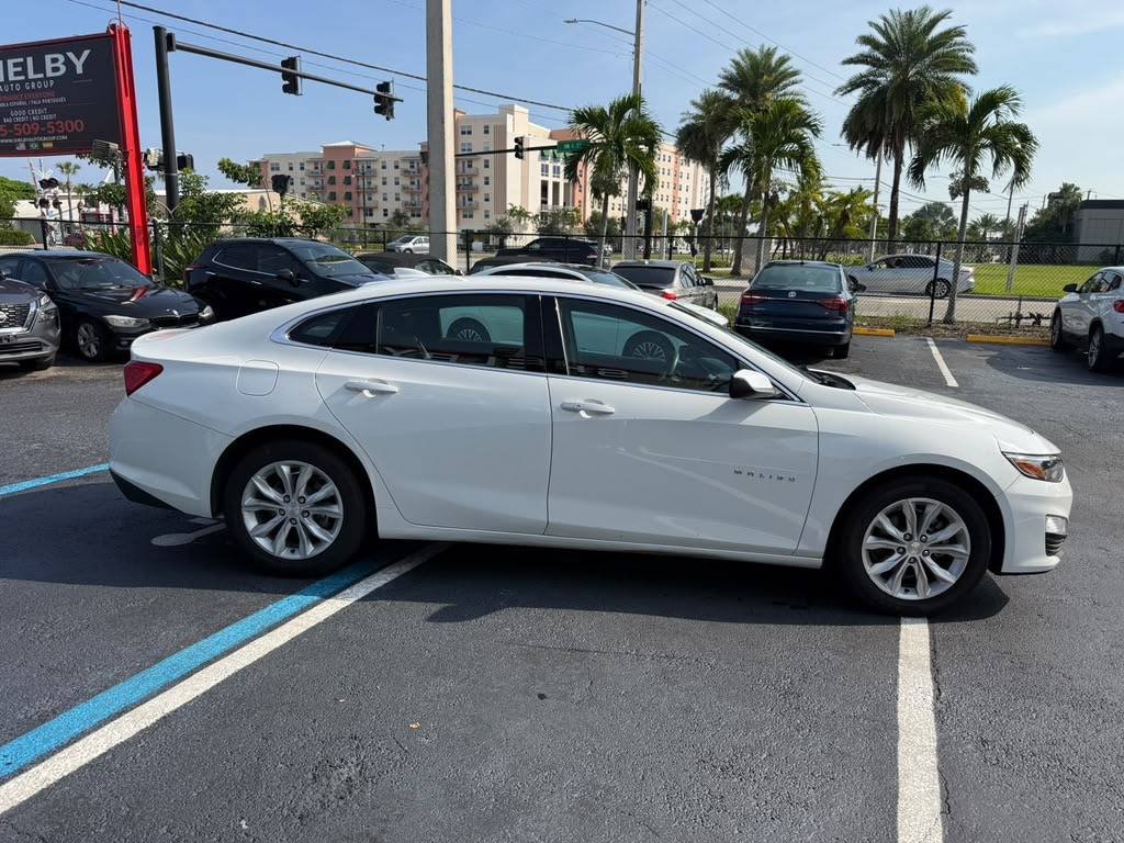 Used 2023 Chevrolet Malibu LT FWD image 2