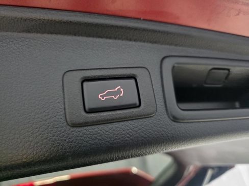 Used 2017 Subaru Forester 2.5i Touring AWD/4WD image 8