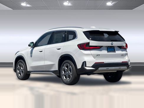 Used 2025 BMW X1 xDrive28i w/ Technology Package image 3