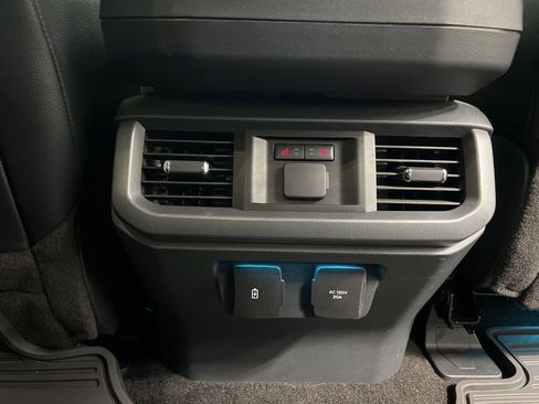 Certified 2022 Ford F150 Lariat w/ Equipment Group 502A High image 11