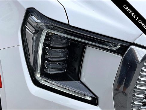 Used 2023 GMC Yukon Denali AWD/4WD image 32