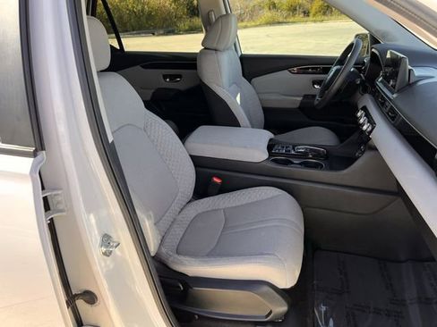Used 2023 Honda Pilot LX image 24