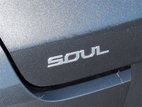 Used 2024 Kia Soul EX image 13