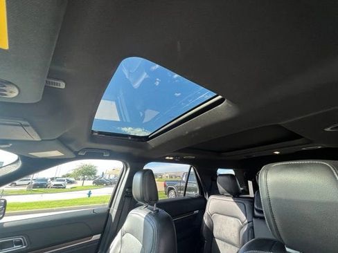 Used 2018 Ford Explorer Limited FWD image 11