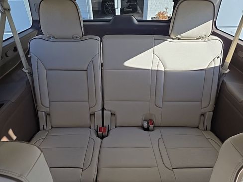 Used 2023 GMC Yukon XL Denali image 48