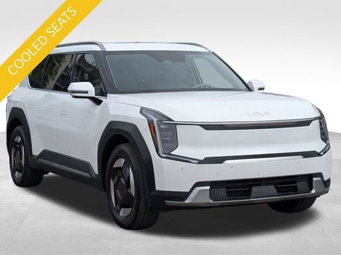 Certified 2024 Kia EV9 Wind AWD/4WD image 8