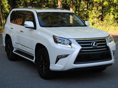 Used 2016 Lexus GX 460 Luxury w/ Preferred Accessory Package image 31