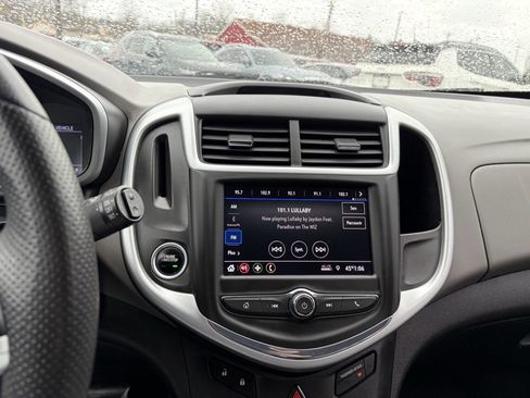 Used 2020 Chevrolet Sonic LT image 22