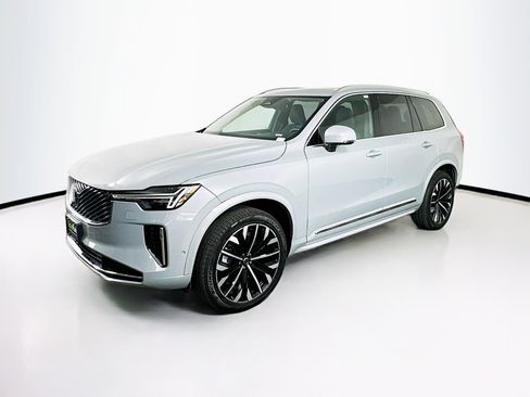 Used 2025 Volvo XC90 B6 Plus image 3