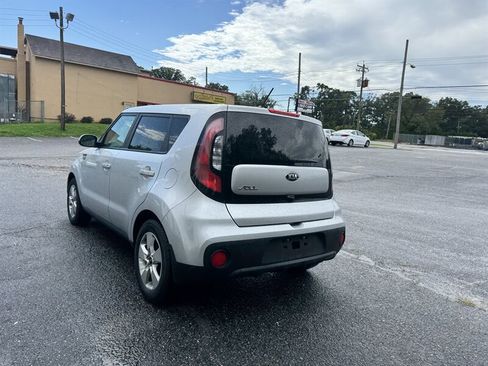 Used 2019 Kia Soul FWD image 5