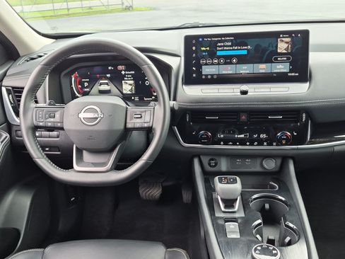Used 2026 Nissan Rogue SL AWD/4WD image 31
