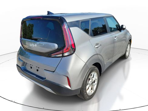 Used 2024 Kia Soul LX w/ Option Group 015 FWD image 6