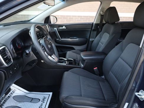 Used 2022 Kia Sportage LX image 16