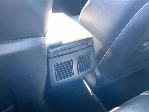 Used 2013 Dodge Challenger R/T image 30