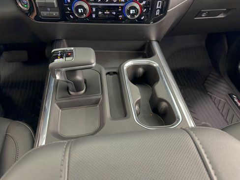 Used 2025 Chevrolet Silverado 1500 LTZ AWD/4WD image 22