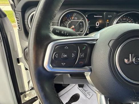 Used 2020 Jeep Wrangler Unlimited Sahara AWD/4WD image 33