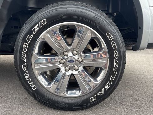 Used 2020 Ford F150 Lariat w/ Equipment Group 502A Luxury AWD/4WD image 13