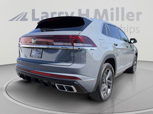 Certified 2024 Volkswagen Atlas Cross Sport SEL R-Line AWD/4WD image 9