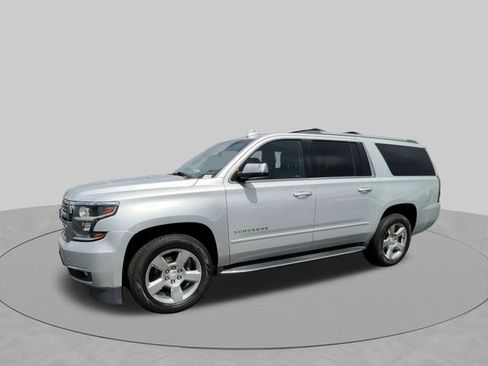 Used 2018 Chevrolet Suburban Premier AWD/4WD image 4