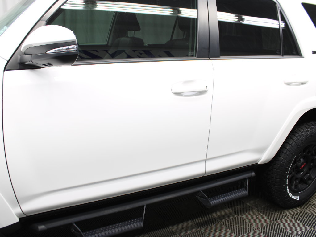 Used 2022 Toyota 4Runner SR5 Premium w/ Moonroof Package AWD/4WD image 39