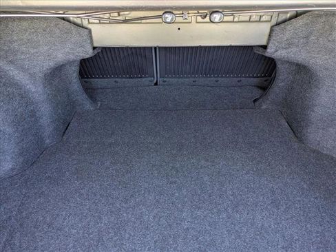 Used 2016 Toyota Camry SE image 6