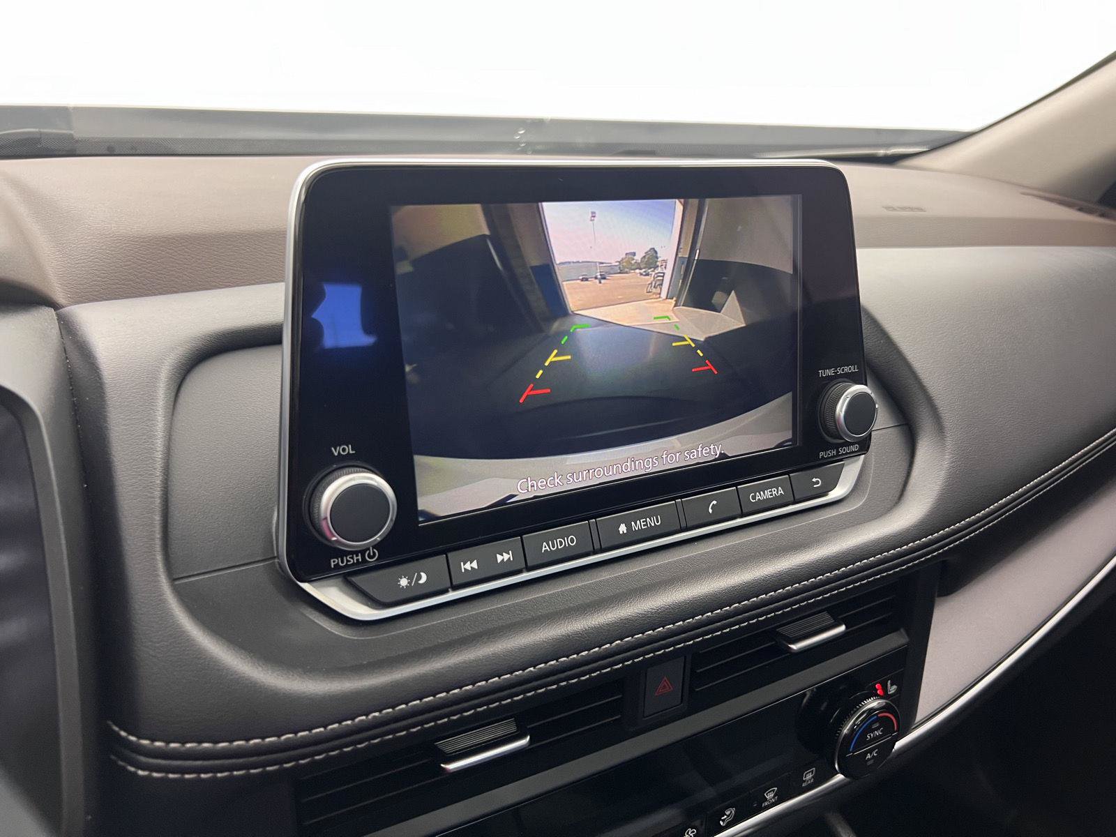 Used 2023 Nissan Rogue SV w/ SV Premium B Package FWD image 16