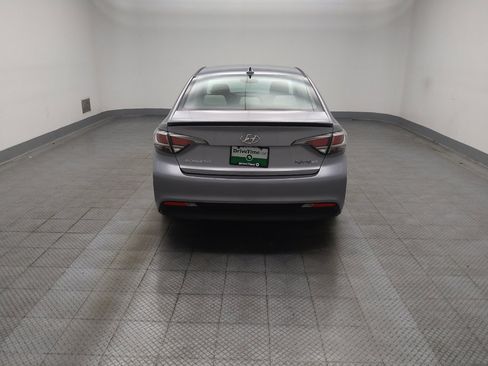 Used 2016 Hyundai Sonata SE FWD image 7