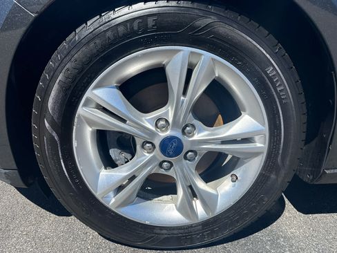 Used 2017 Ford Focus SE FWD image 9