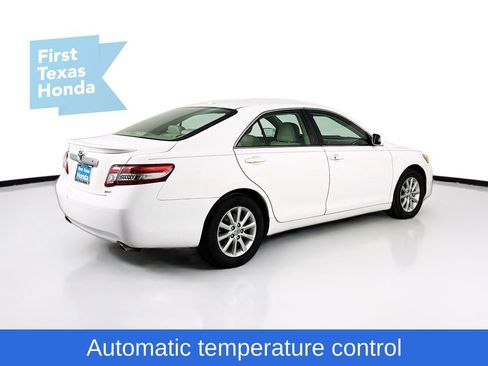 Used 2011 Toyota Camry XLE image 8