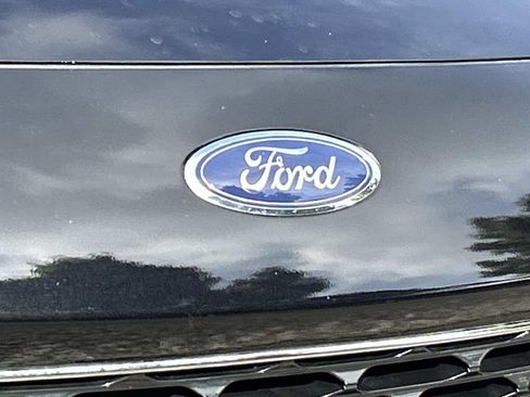 Used 2021 Ford Escape SEL w/ Technology Package FWD image 11