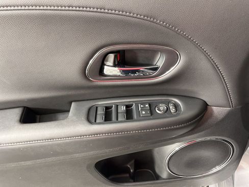 Used 2020 Honda HR-V Touring image 26