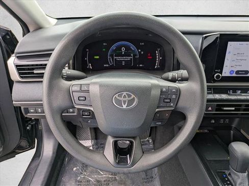 Used 2025 Toyota Camry LE image 13
