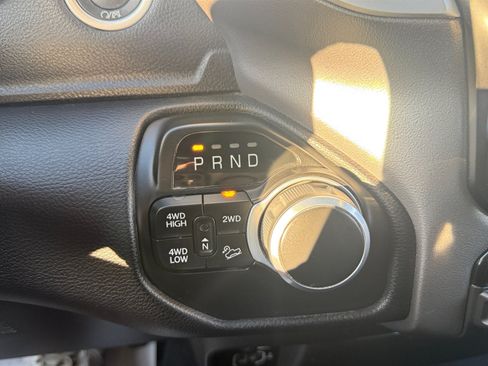 Used 2022 RAM 2500 Big Horn w/ Night Edition AWD/4WD image 17