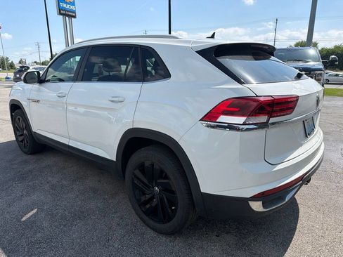 Used 2022 Volkswagen Atlas Cross Sport SE FWD image 4