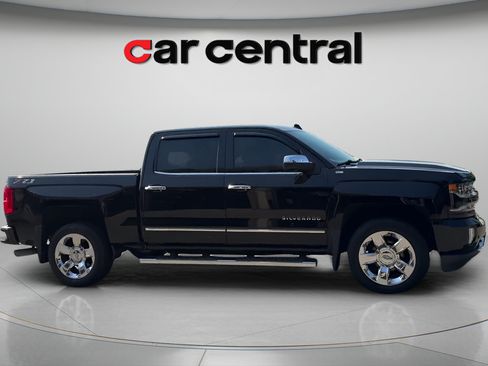 Used 2018 Chevrolet Silverado 1500 LTZ Z71 w/ LTZ Plus Package AWD/4WD image 7